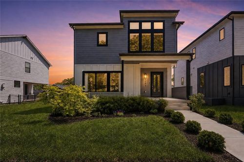 2609 Forest Ave, Kansas City, MO, 64108-2809 | Card Image