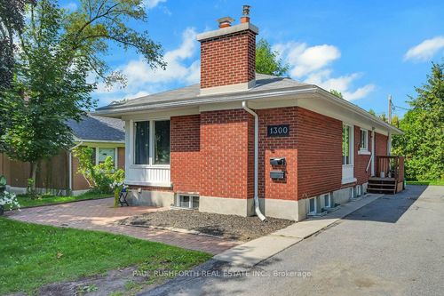 1300 Field St, Ottawa, ON, K2C2R3 | Card Image