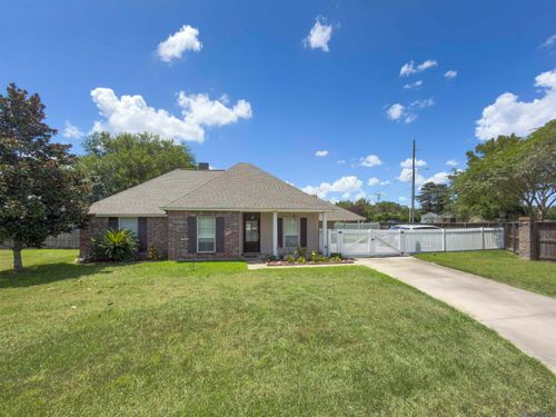 18116 Lake Indigo Dr, Baton Rouge, LA, 70817-7596 | Card Image