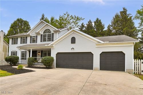 5676 Ryan Rd, Medina, OH, 44256-8895 | Card Image