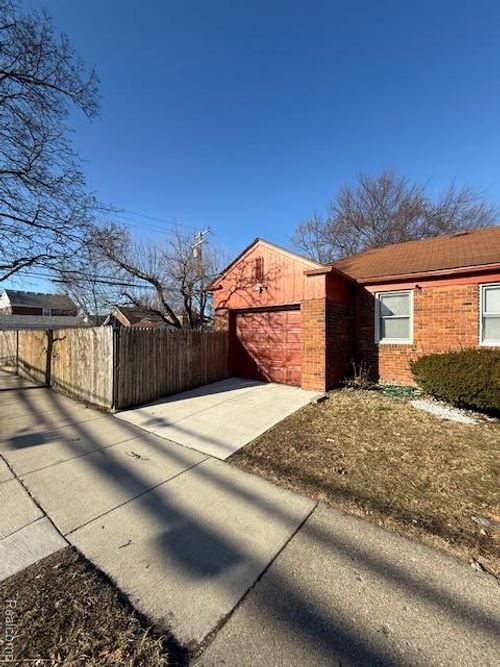 19701 Tracey St, Detroit, MI, 48235-1528 | Card Image