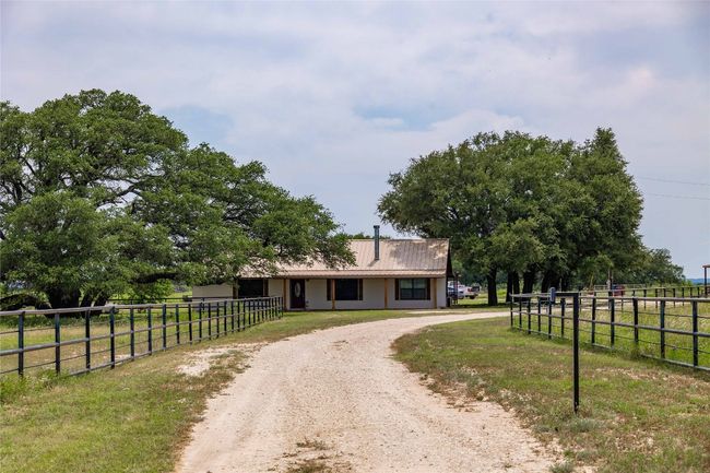 1183 Us Highway 84 W, Home with 3 bedrooms, 3 bathrooms and null parking in Mullin TX | Image 21