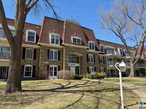 225-2904 W 33rd St Street, Sioux Falls, SD, 57205 | Card Image