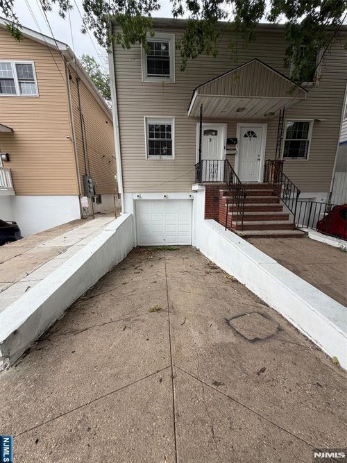 9 Evergreen Avenue, Newark, NJ, 07114 | Card Image