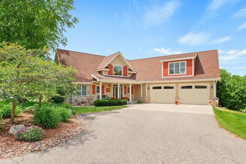 41-S8749 Waters Edge Way, Prairie Du Sac, WI, 53578-9657 | Card Image