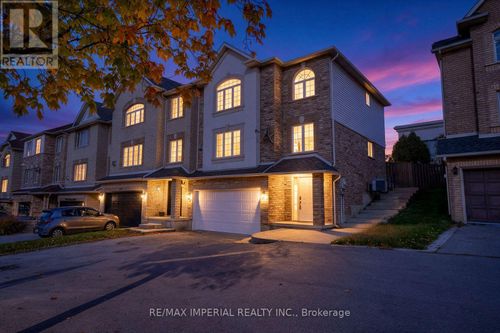 1149 Harrogate Drive, Hamilton (Ancaster), ON, L9K1N1 | Card Image