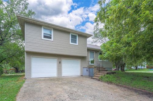 18180 S Troost St, Olathe, KS, 66062-9312 | Card Image