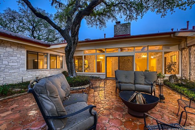 201 Sheffield, House other with 5 bedrooms, 5 bathrooms and null parking in Castle Hills TX | Image 11