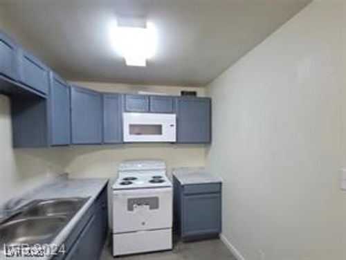 apt-39-304 Orland St, Las Vegas, NV, 89107-1656 | Card Image