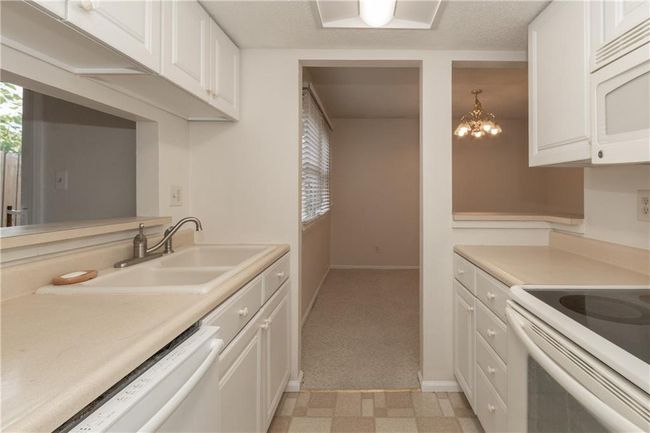 2080 Miracle Dr, Condo with 3 bedrooms, 2 bathrooms and null parking in Columbus IN | Image 10