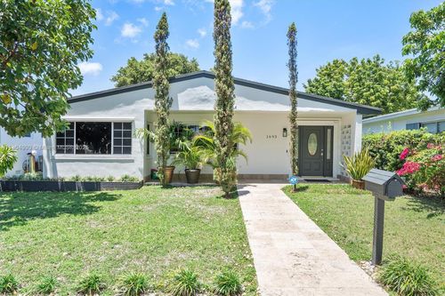 1693 Ne 171st St, North Miami Beach, FL, 33162-2919 | Card Image