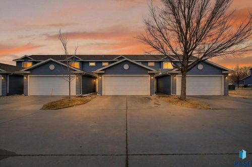1203 N Fir Pl Place, Sioux Falls, SD, 57107 | Card Image
