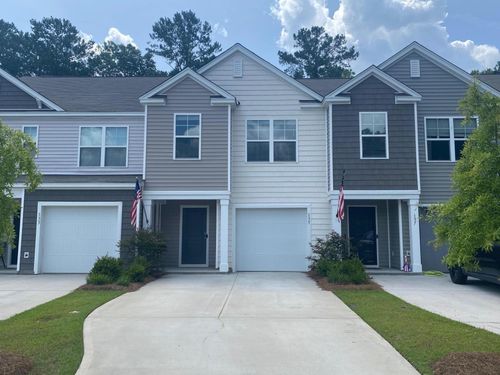 135 E Sunrise Ln, Summerville, SC, 29486-7082 | Card Image