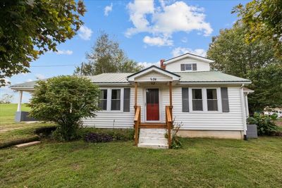 524 Highway 48 S, House other with 4 bedrooms, 2 bathrooms and 5 parking in Centerville TN | Image 1