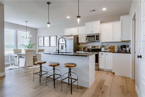 3323 N 109th Ter, Kansas City, KS, 66109-8905 | Card Image