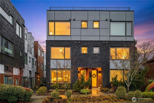 4272 Sw Bradford St, Seattle, WA, 98116-3852 | Card Image