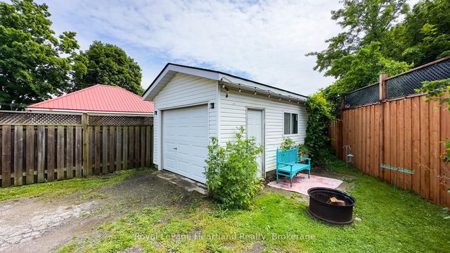 132 Elgin Ave E, House other with 3 bedrooms, 2 bathrooms and 5 parking in Goderich ON | Image 44