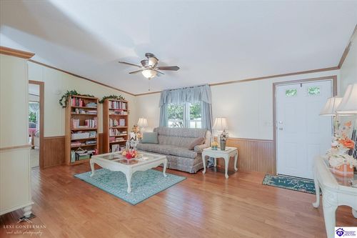 77 Aaron Ct, Glendale, KY, 42740-9755 | Card Image