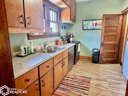 505 Barret St, Burlington, IA, 52601-6225 | Card Image