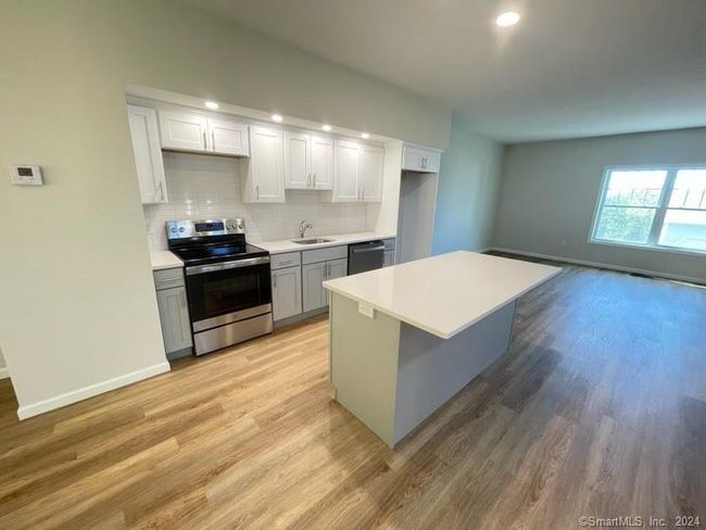 65 Belvedere Dr, Condo with 2 bedrooms, 3 bathrooms and null parking in Tolland CT | Image 6