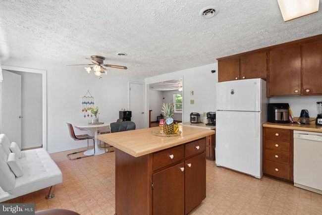 14451 Fleetwood Dr, House other with 3 bedrooms, 2 bathrooms and null parking in NOKESVILLE VA | Image 16