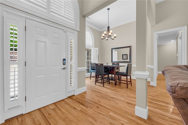 Entrance and Formal Dining | Image 8