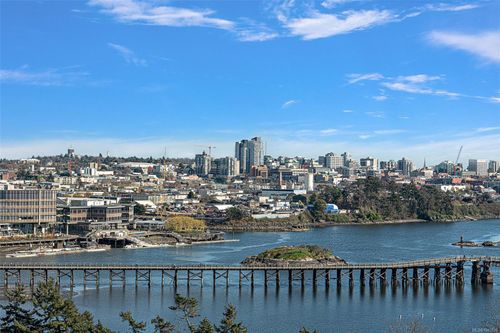ph1-103 Gorge Rd E, Victoria, BC, V9A6Z2 | Card Image