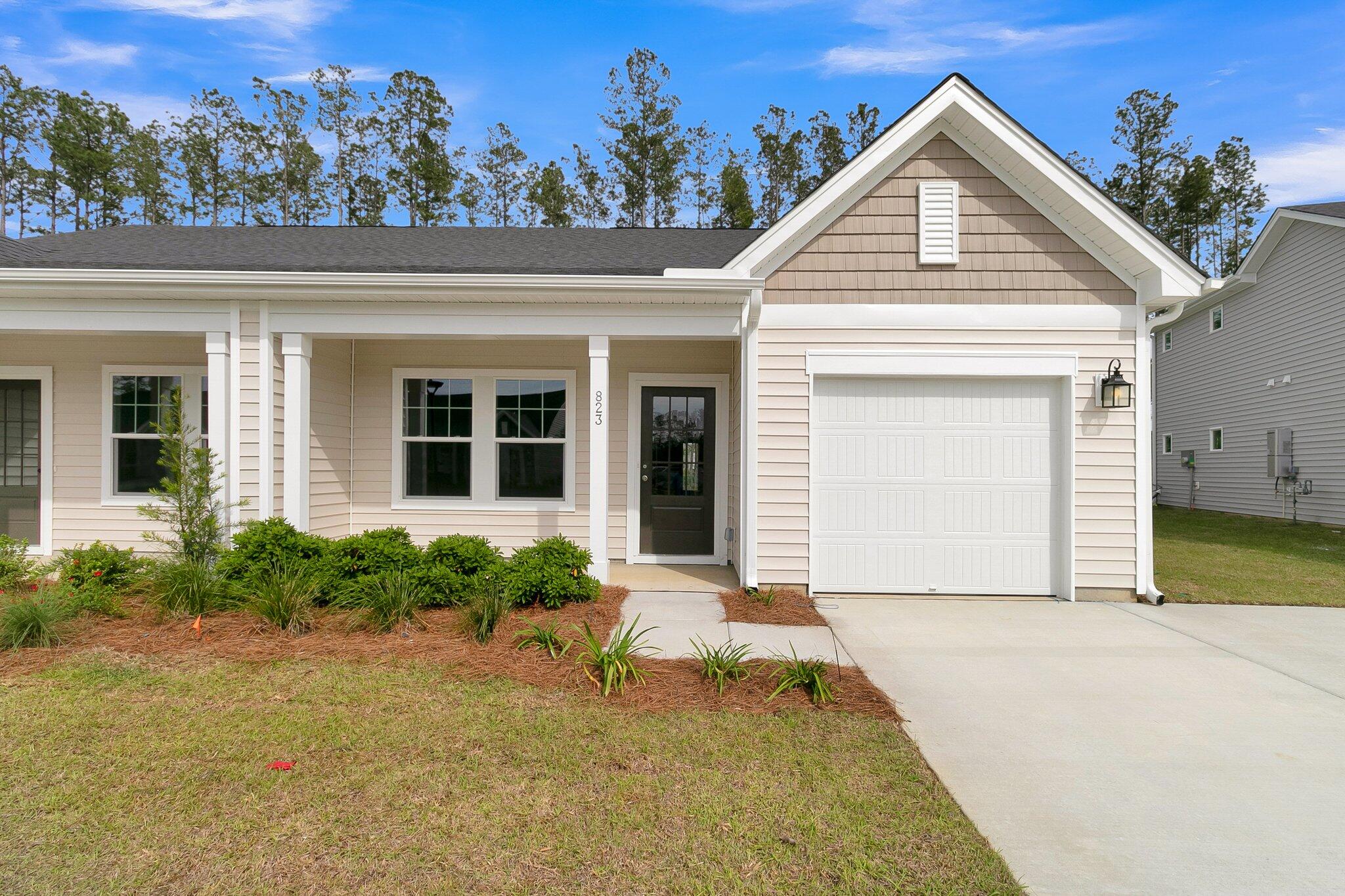 823 Descartes Street, For Sale in Summerville - Zoocasa