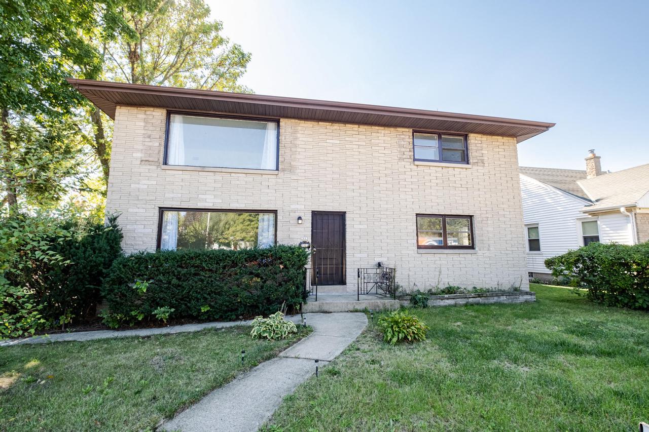 Villard Ave, Milwaukee, WI 53218