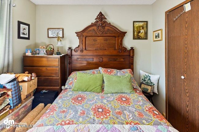 Upstairs bedroom 2 | Image 10