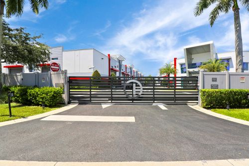 8-7210 Haverhill Business Pkwy, Riviera Beach, FL, 33407-1004 | Card Image