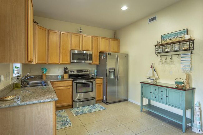 Spacious well maintained kitchen | Image 17