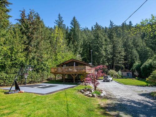 2040 Midnight Way, Squamish, BC, V0N0A4 | Card Image