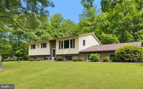 525 Pinewood Rd, Lehighton, PA, 18235-3518 | Card Image