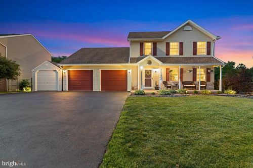 2911 Village Square Dr, Dover, PA, 17315-4576 | Card Image