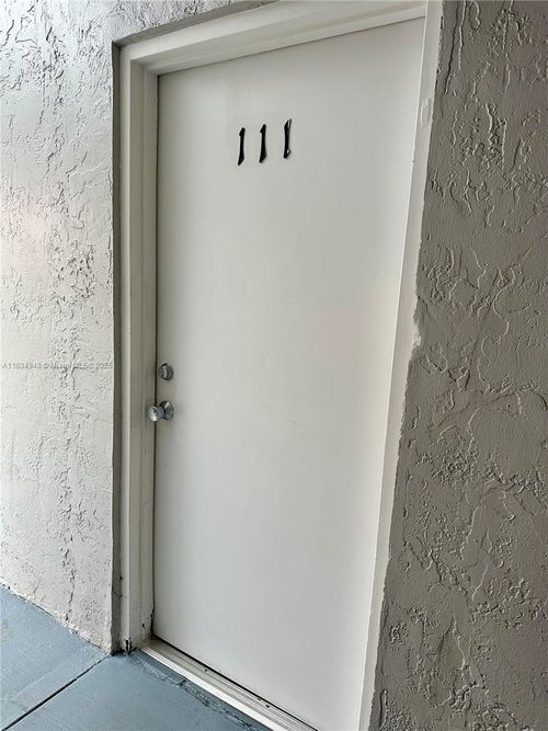apt-111-2565 W 56th St, Hialeah, FL, 33016-4707 | Card Image