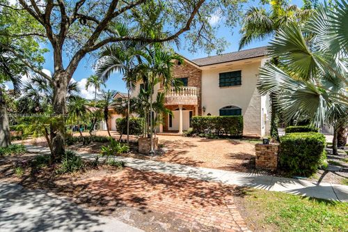 7235 S Prestwick Pl, Miami Lakes, FL, 33014-6521 | Card Image