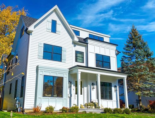 889 Cherry St, Winnetka, IL, 60093-2410 | Card Image