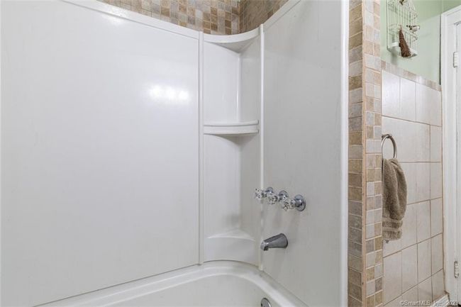 15 S Bartlett Rd, House other with 3 bedrooms, 1 bathrooms and 4 parking in Quaker Hill CT | Image 23