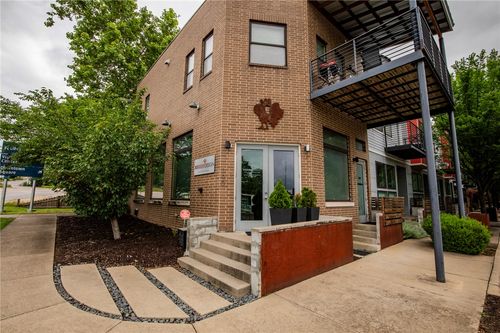 390 W 5th Street, Fayetteville, AR, 72701 | Card Image
