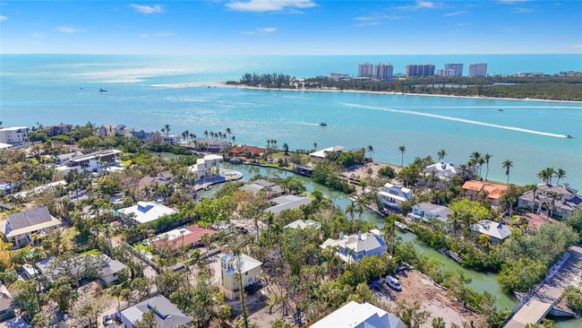 111 Faubel St, House other with 3 bedrooms, 3 bathrooms and null parking in Siesta Key FL | Image 8
