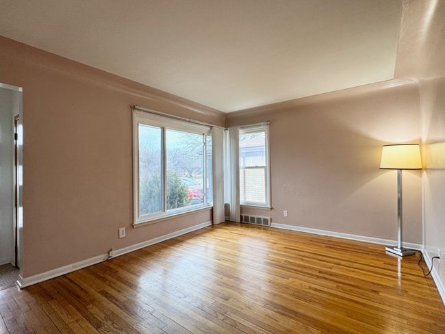 living room | Image 14