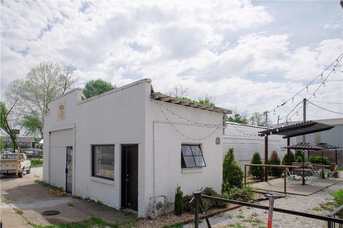 563 W Martin Luther King Jr Boulevard, Fayetteville, AR, 72701 | Card Image