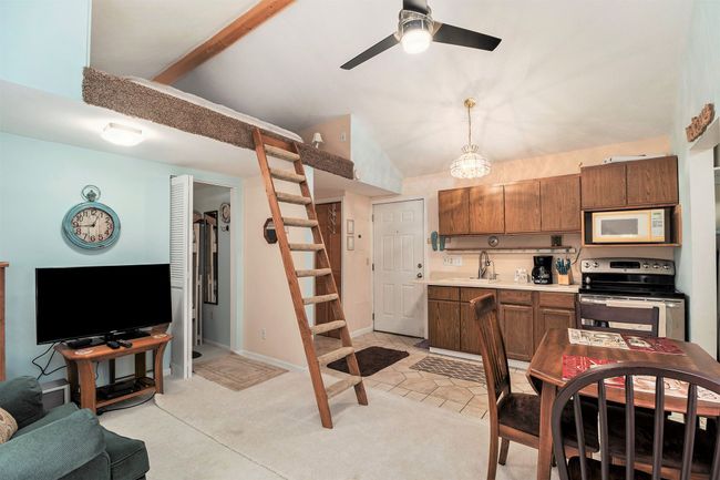 Guest house with loft. | Image 24