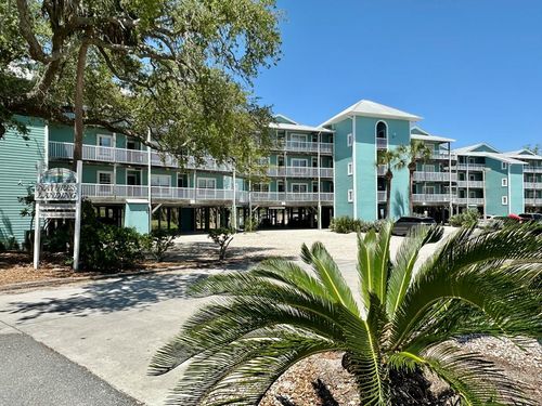 c-304-7041 Depot St, Cedar Key, FL, 32625-5165 | Card Image