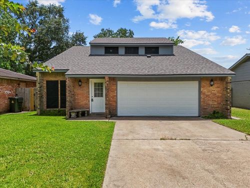 4822 Caranchua Reef Dr, Bacliff, TX, 77518-2425 | Card Image