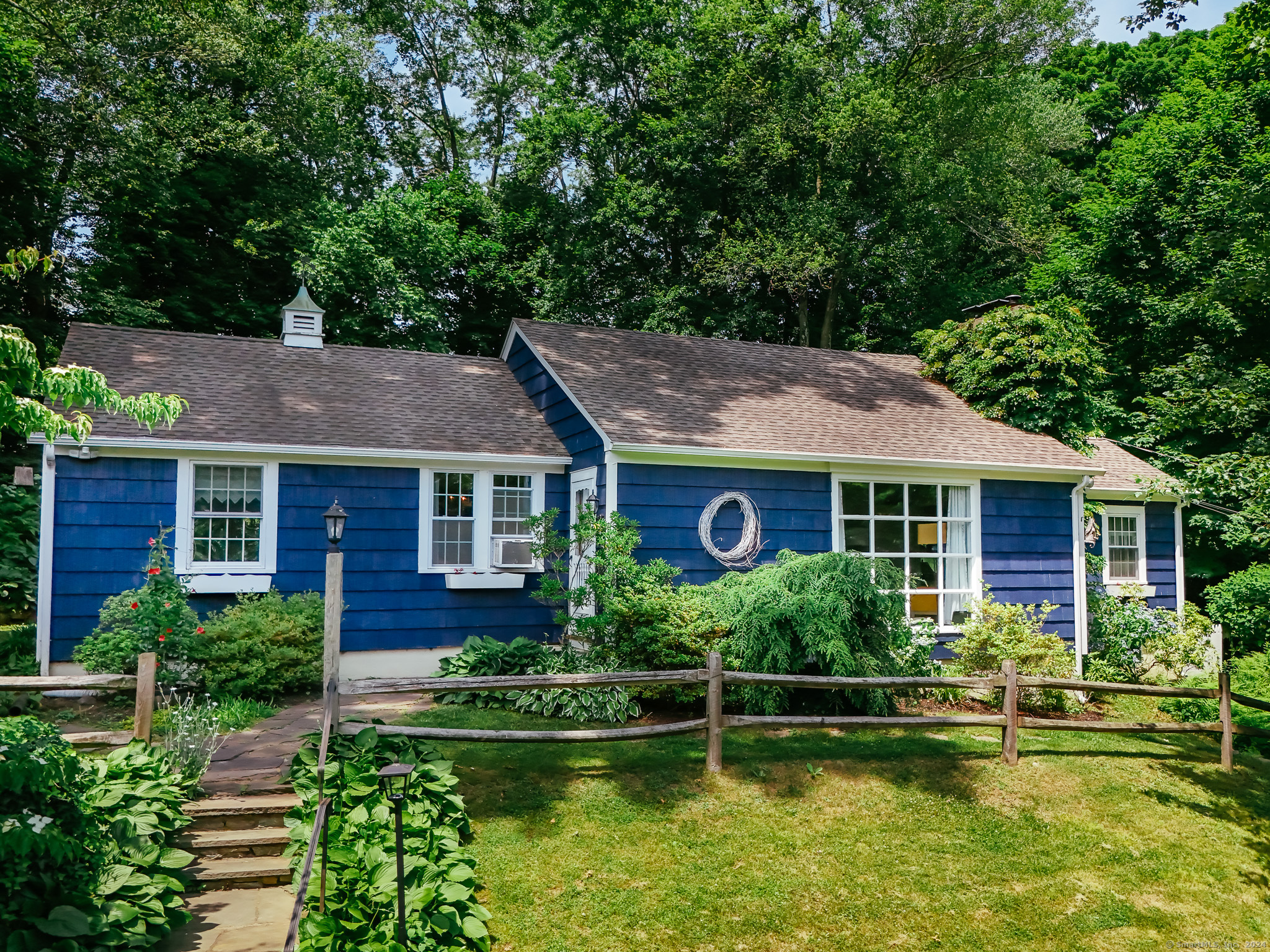 Park Ave, Naugatuck, CT 06770