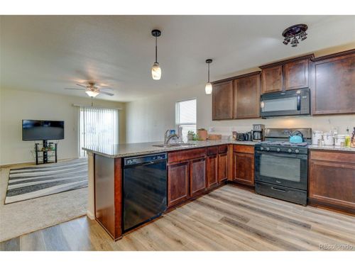 370 Mesa Ave, Lochbuie, CO, 80603-5940 | Card Image