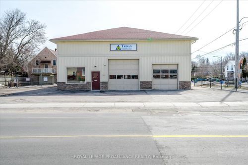 255 Mcdonnel St, Peterborough, ON, K9H2W2 | Card Image