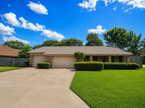 7045 Westgate Dr, Beaumont, TX, 77706-4130 | Card Image